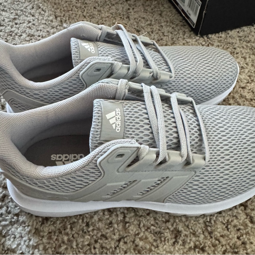 NWT Women’s 8.5 Adidas Ultimashow FX3638 Grey Running Shoes - Picture 3 of 7